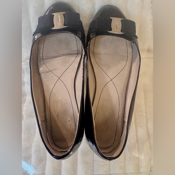 Salvatore Ferragamo Black Patent Flats with Bow - Picture 3 of 6